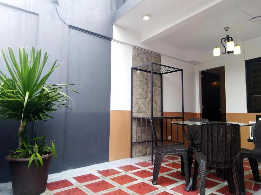 Jil's Apartelle Tagaytay City Extérieur photo